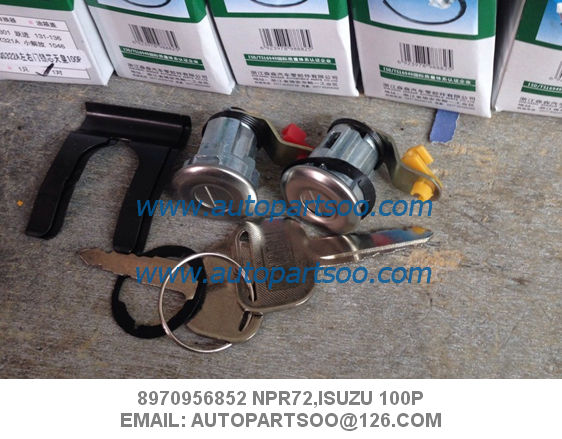 ISUZU Door Locks 8970956852 lock the door right NPR72 ISUZU 100P Barrell and key
